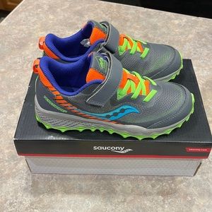 Saucony Peregrine 11 Boys Running Shoes Sz 2